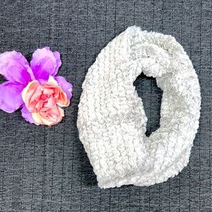 Guess Women's Gray Faux Fur Loop Twisted Wrapped Wrap Scarf Super Soft